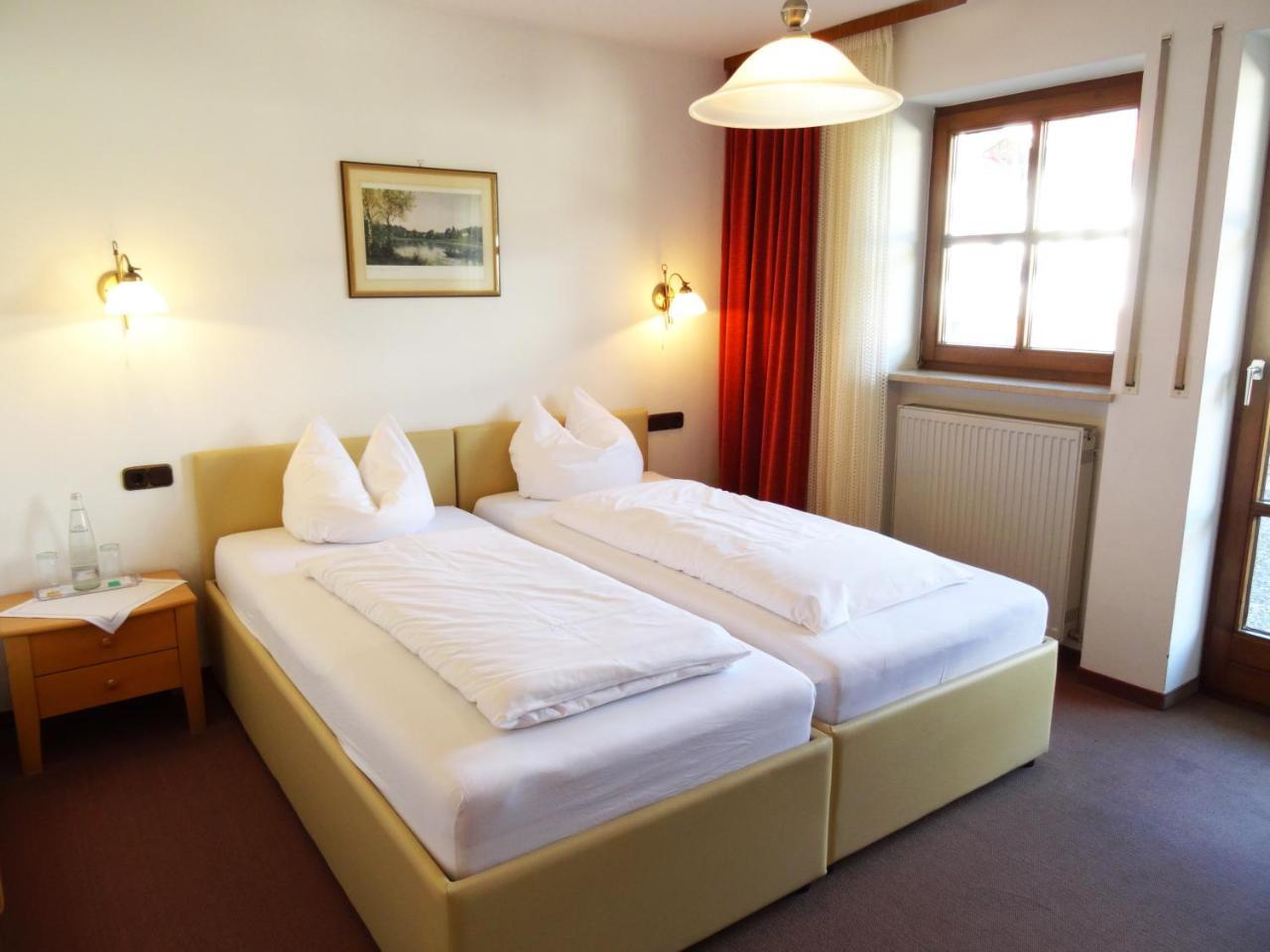 Hotel Gasthof Forelle Siegsdorf Exterior foto